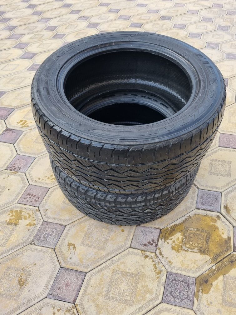 295/50 R20 Шины 2шт