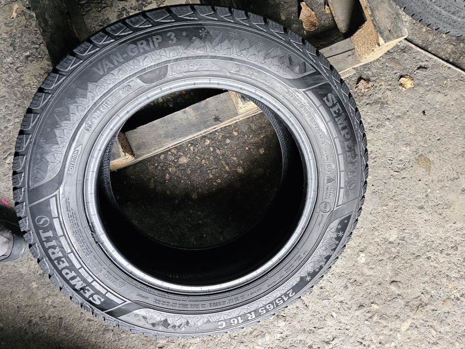 2 anvelope iarna 215 65 16C Semperit 2022