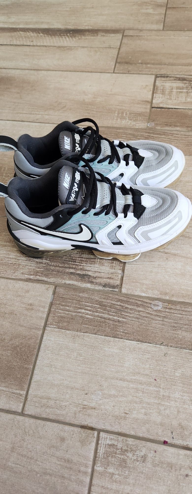 Adidasi nike vapormax marimea 42