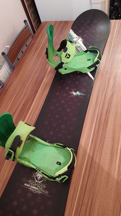 Placa Snowboard Neversummer 158 Cu legaturi Union Force L