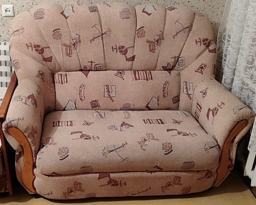 Продам диван. Не раскладывается