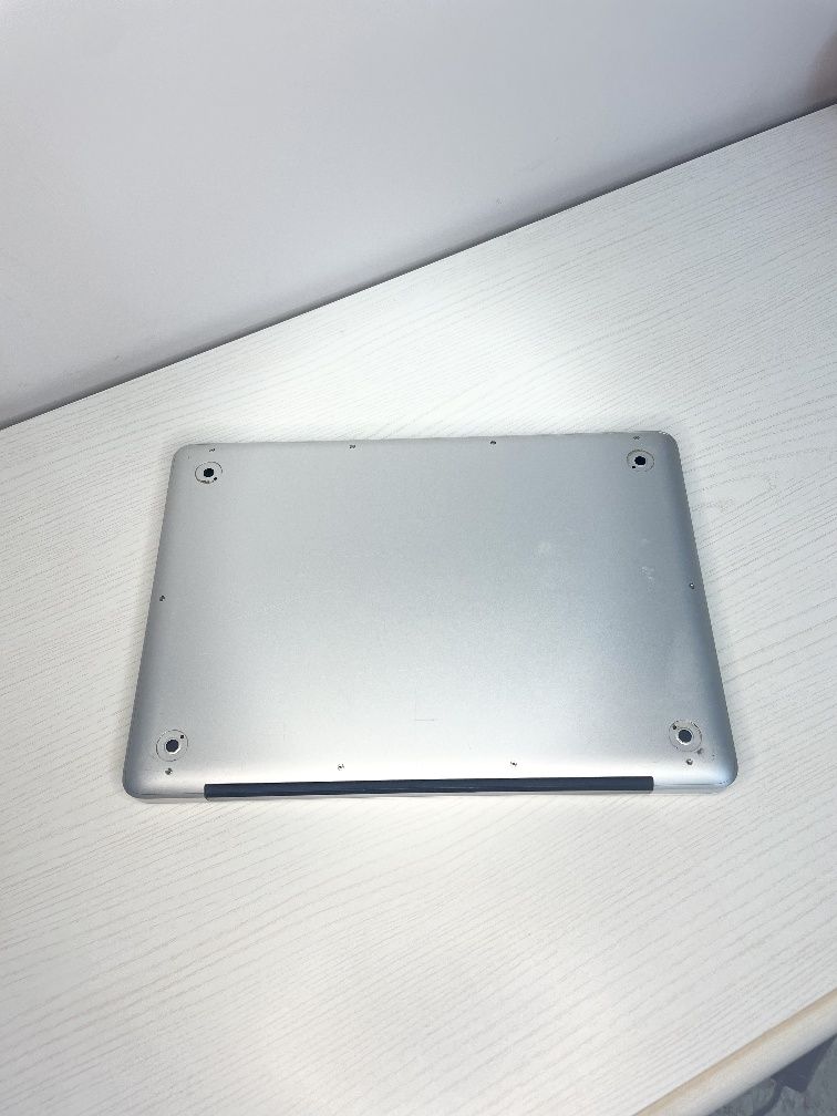МакБук(makbook) про 13" мид 2010
