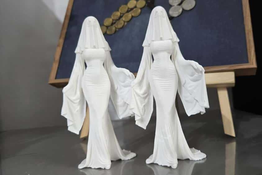 Statui 3D - Fantome elegante cu voal