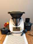 Vând Thermomix 6 + Cutter