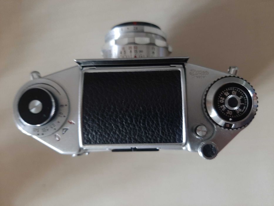 фотоапарат EXA 1a + Carl Zeiss Jena Tessar 2.8/50 – като нов!