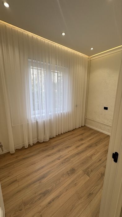 Юнусабад-12 квартал. 2х перед в3/2й этаж (по линии метро)