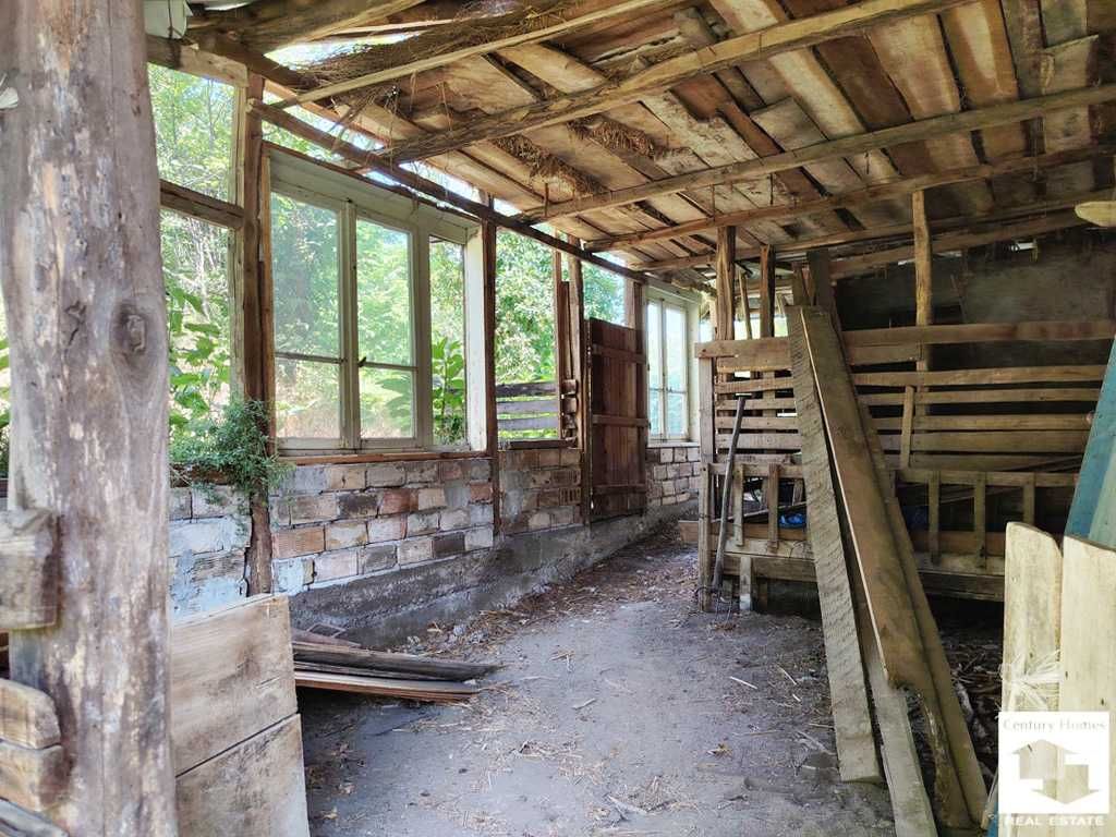 145301 Реновирана едноетажна къща с гараж  в с. Страхилово