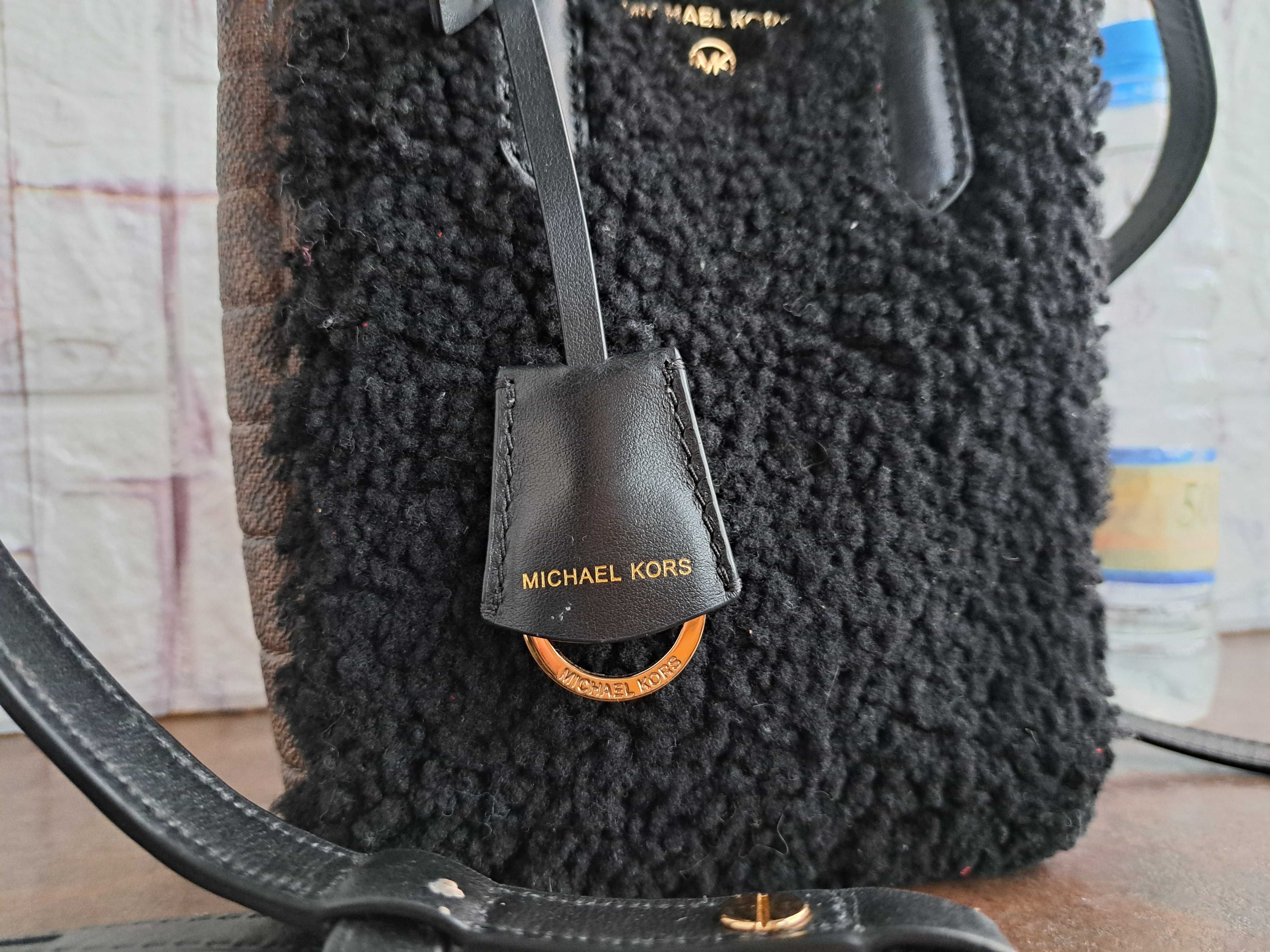 дамска чанта,Michael Kors,малка черна чантичка-естествена кожа