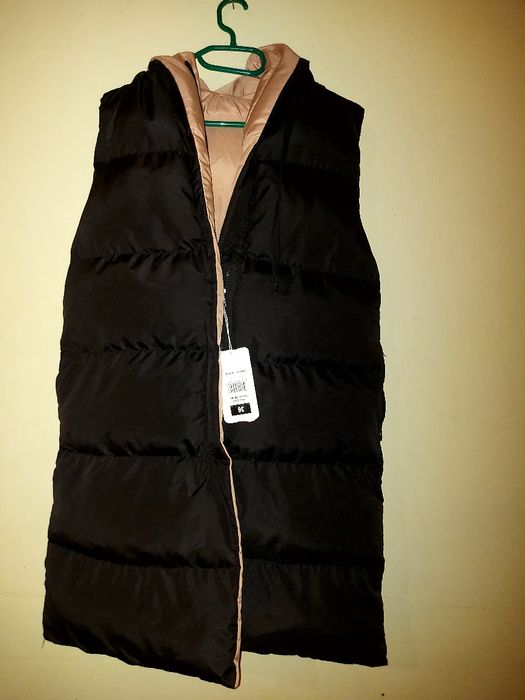 Vestă neagra cu doua fețe