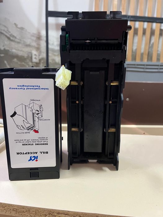 Vand acceptator bacnote ict