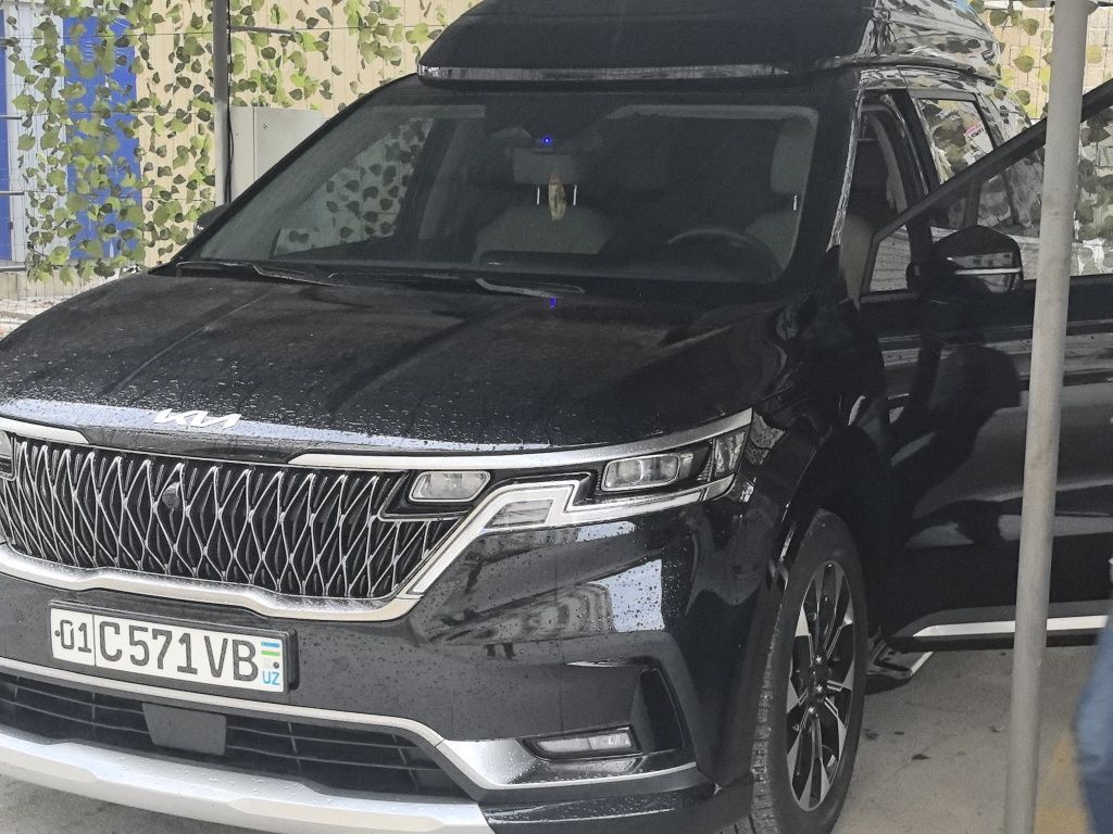 Kia carnival hi-limousine
