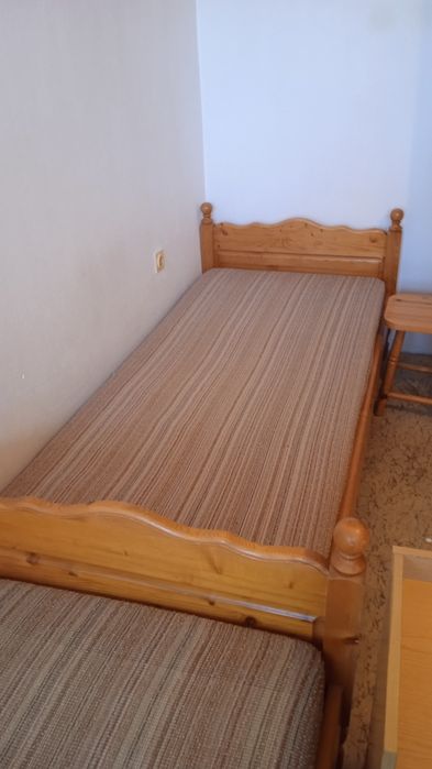 Легла с матраци,гардероби и нощни шкафчета