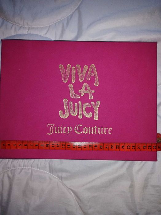 Cutie depozitare, capac catifea, fucsia. Juicy Couture. Folosit o data