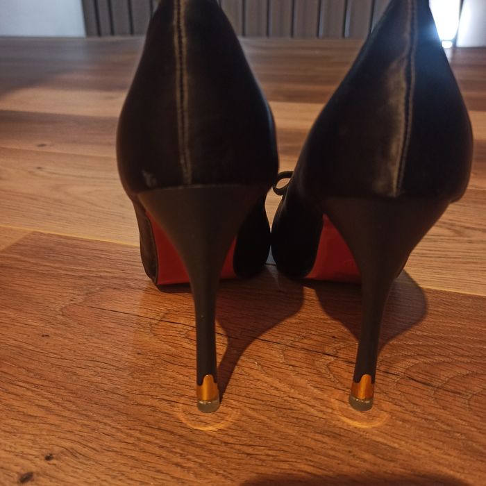 Pantofi noi stiletto