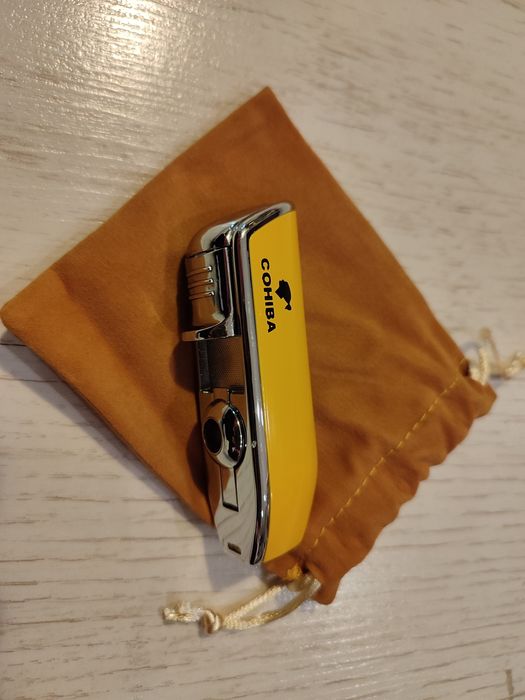 Запалка COHIBA жълта