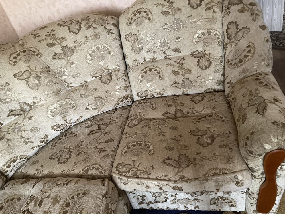 Угловой мягкий диван с креслом