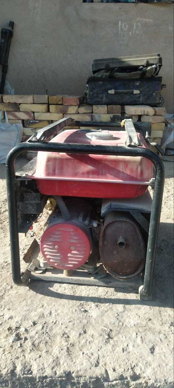 Движок с газом и бензин