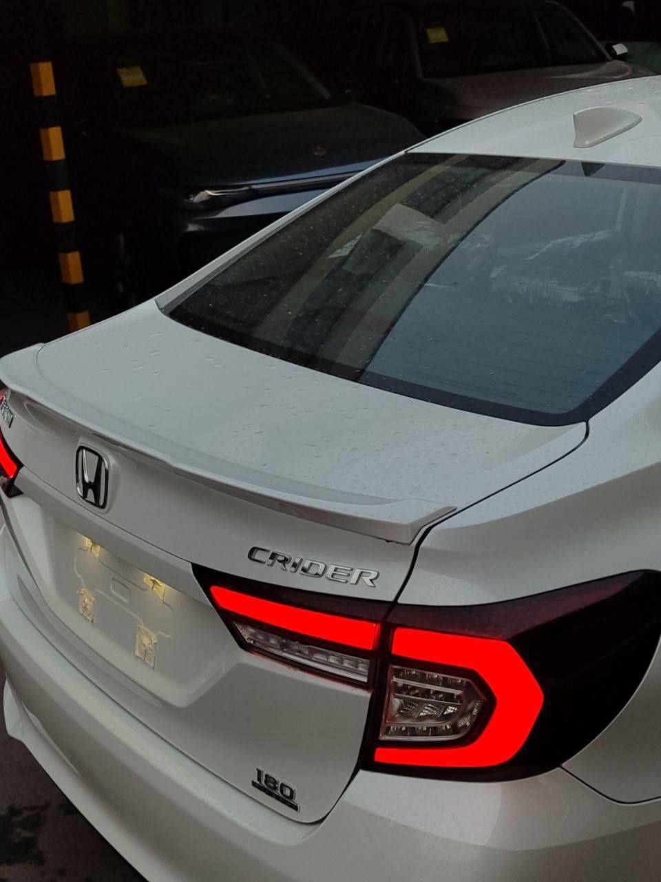 Avtomashina Honda crider