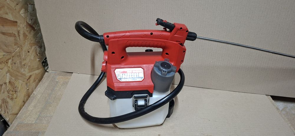 Milwaukee pulverizator