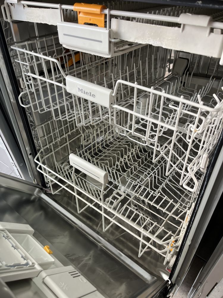 Miele G 6165 scVi XXL Инвертор съдомиялна за пълно вграждане/24 м гар