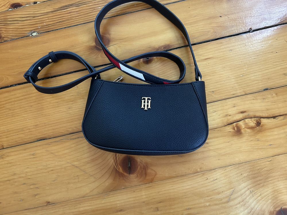 Tommy Hilfiger оригинална дамска чанта