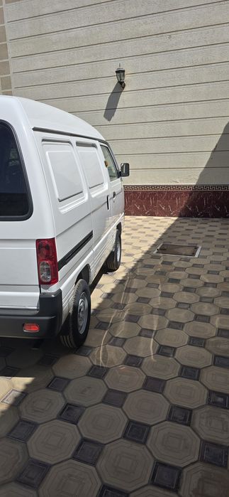 Chevrolet Damas van
