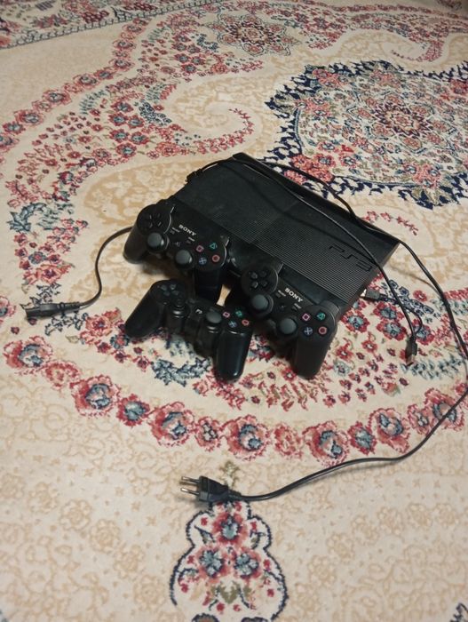 Продам PS3 с играми