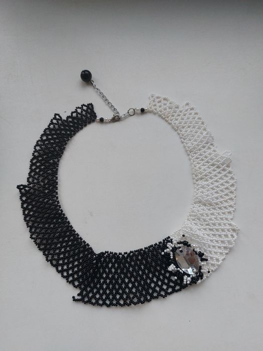Ожерелье из бисера ручной работы