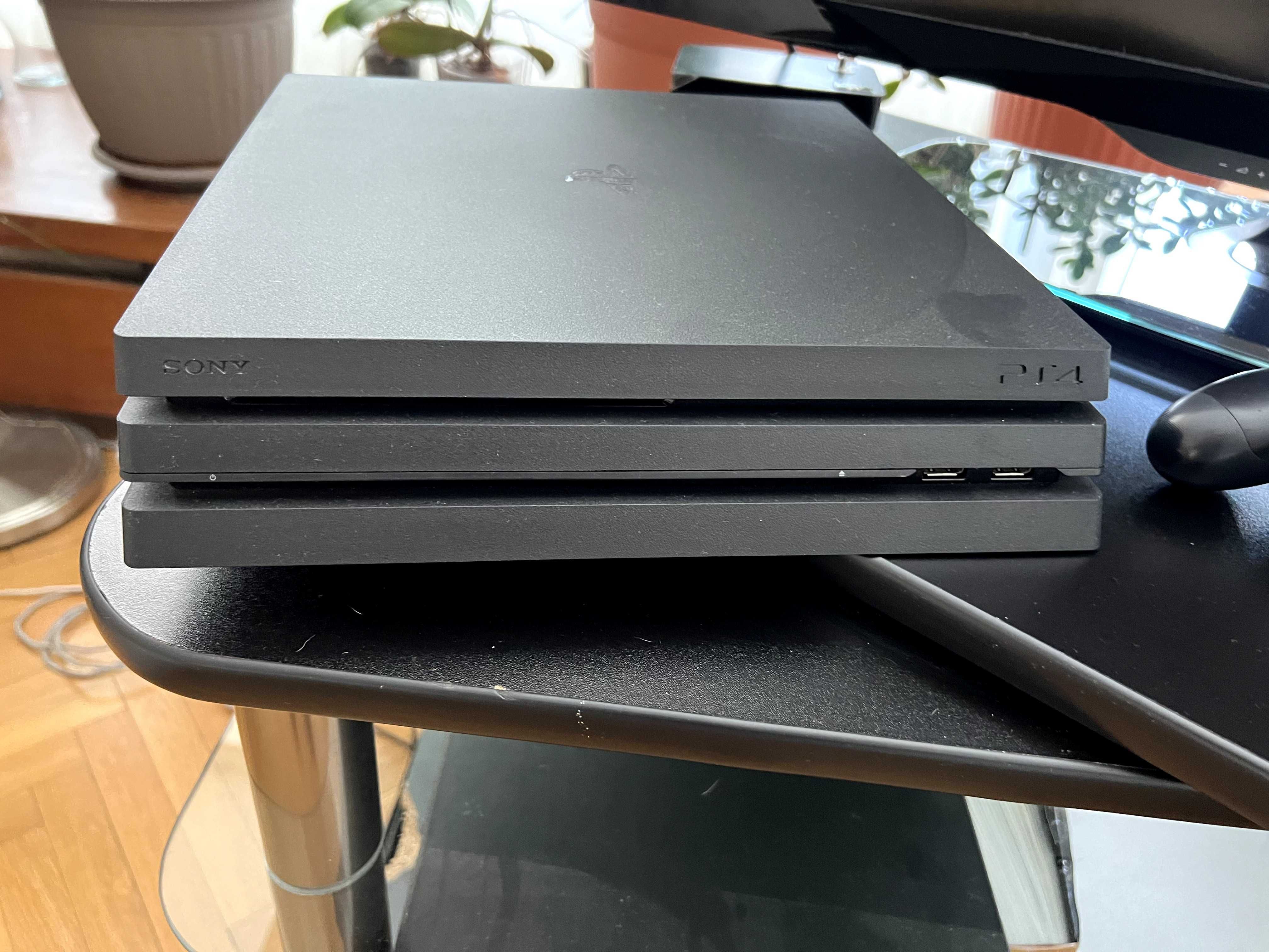Продавам PlayStation 4 Pro 1TB