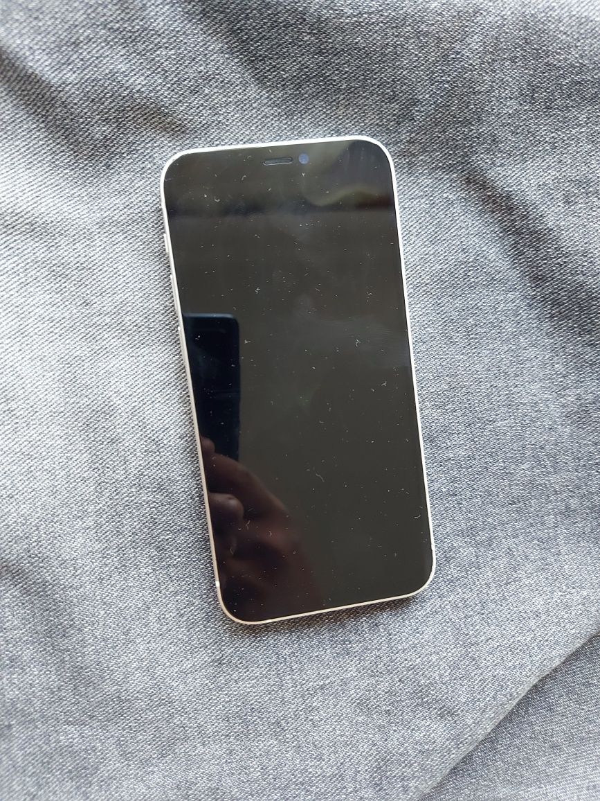 Vând iphone 12 mini