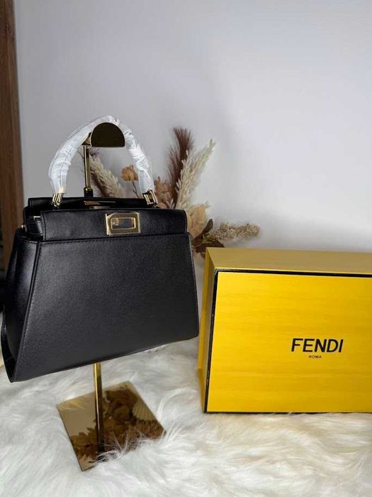 Geanta Fendi Peekaboo Mini piele naturala 100% prezentare completa