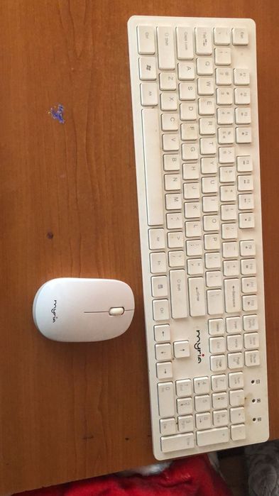 vând laptop Acer Extensa 15 EX215-55 cu tastatura,mouse+ stick