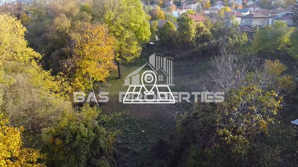 Парцел в София-Банкя площ 695