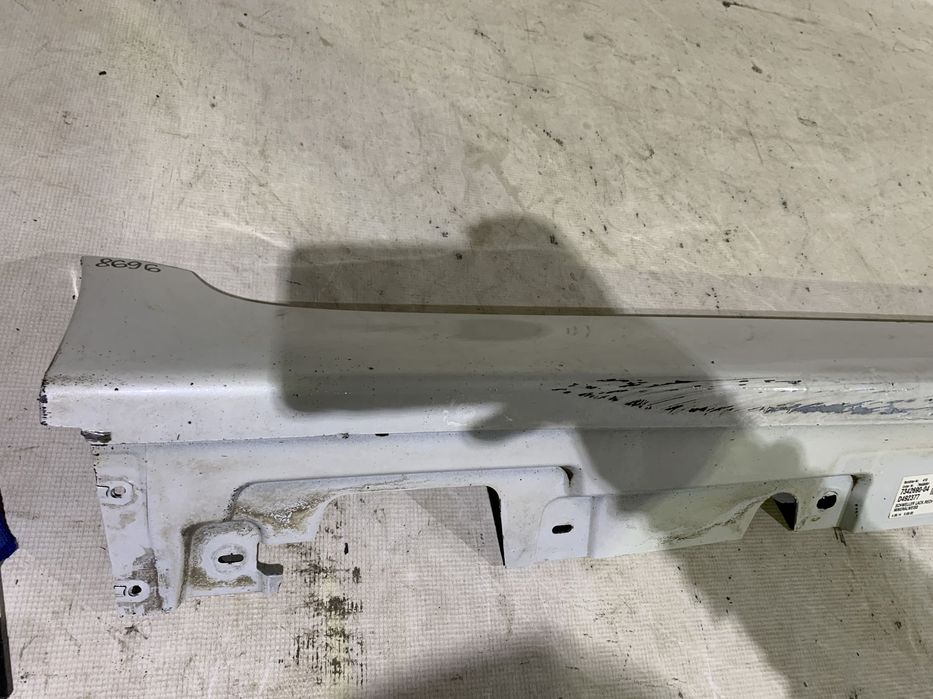 Prag dreapta BMW Seria 5, F10, F11, 2010, 2011, 2012, 2013, 2014, 2015, 2016, cod origine OE 51777184774.