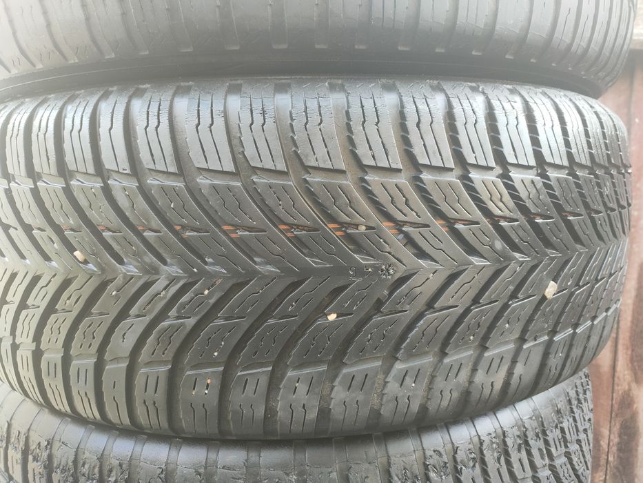 Vând anvelope All Season Nokian Seasonproof 205 50 R17 93W montate2021