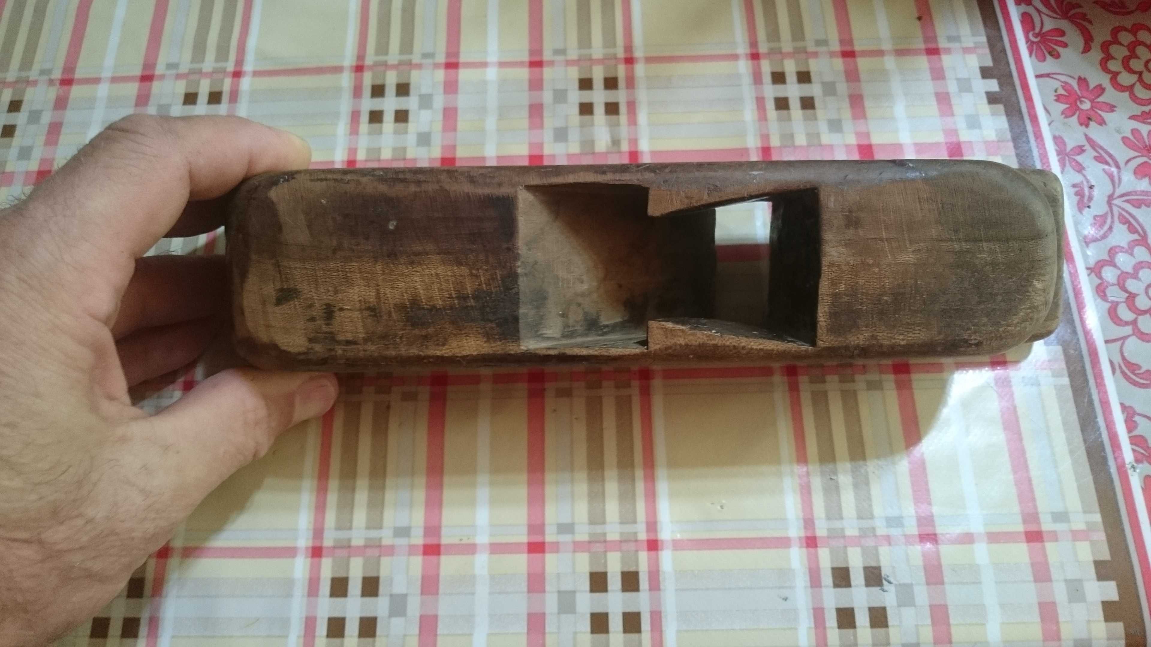 Ручной деревянный рубанок советского производства без ножа