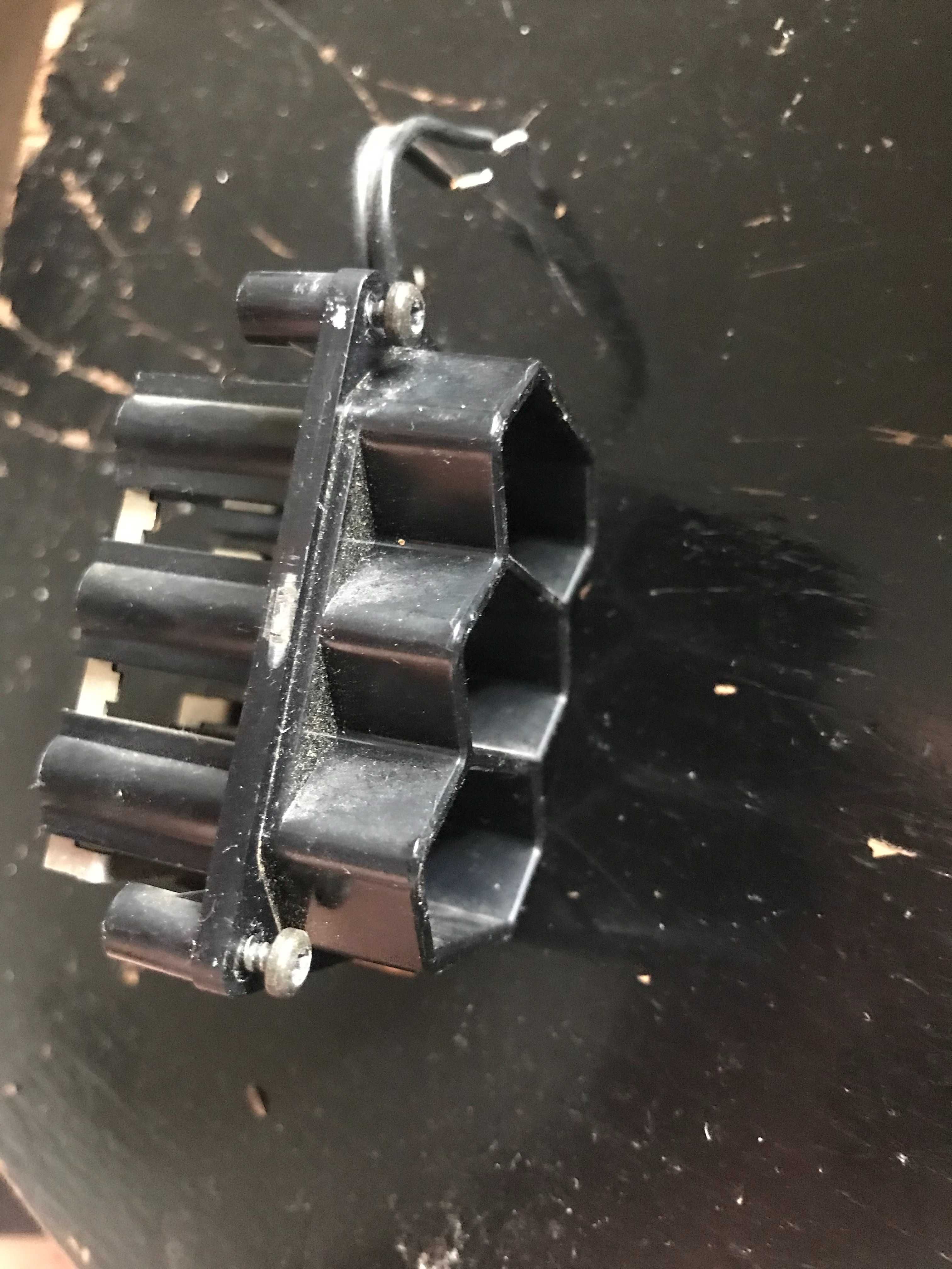 outlet variabil 220