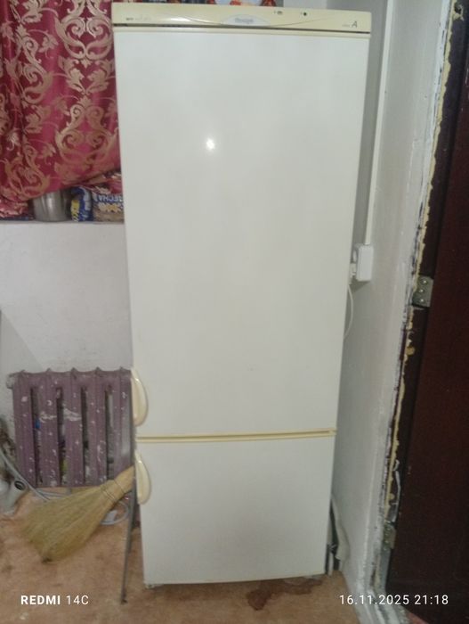 Холодильник 180см
