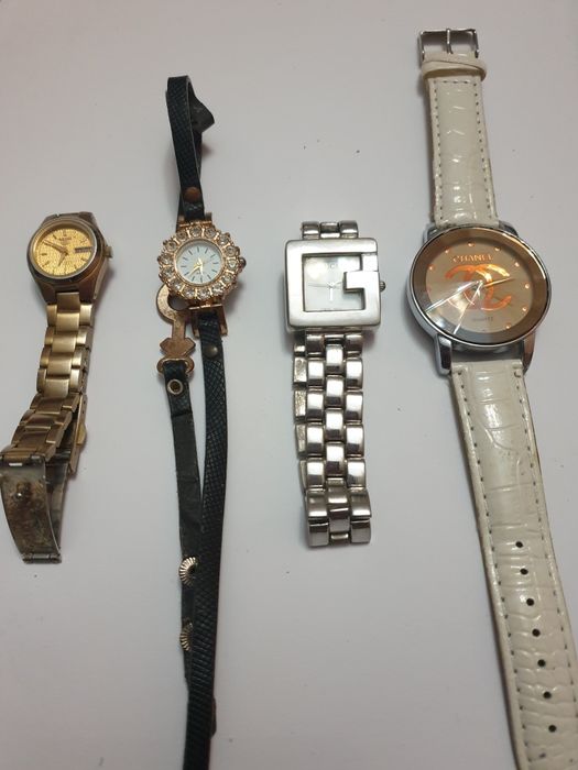 Дамски часовници Seiko,GUCCI и Chanel.