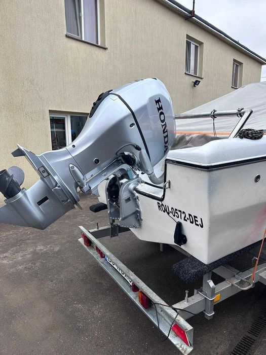 Barcă CRANCHI FLASH 5m + motor HONDA 100CP nou