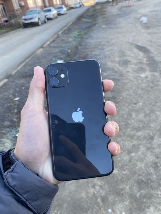 Продам 11 Айфон в хорошем состоянии
