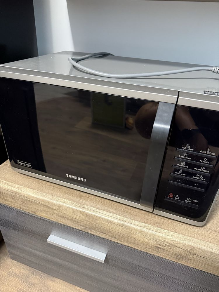 Микроволнова фурна Samsung