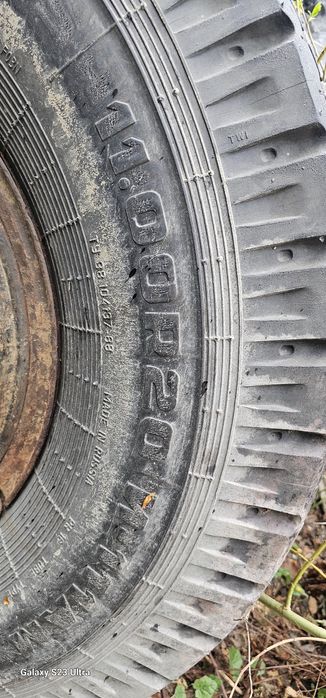 Anvelope camion 1100