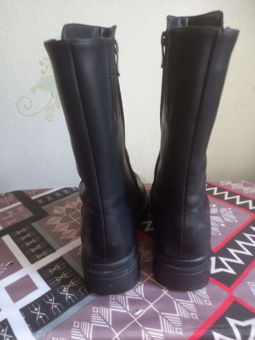 Продаю женские сапоги зимние. Натуральная кожа, новая.