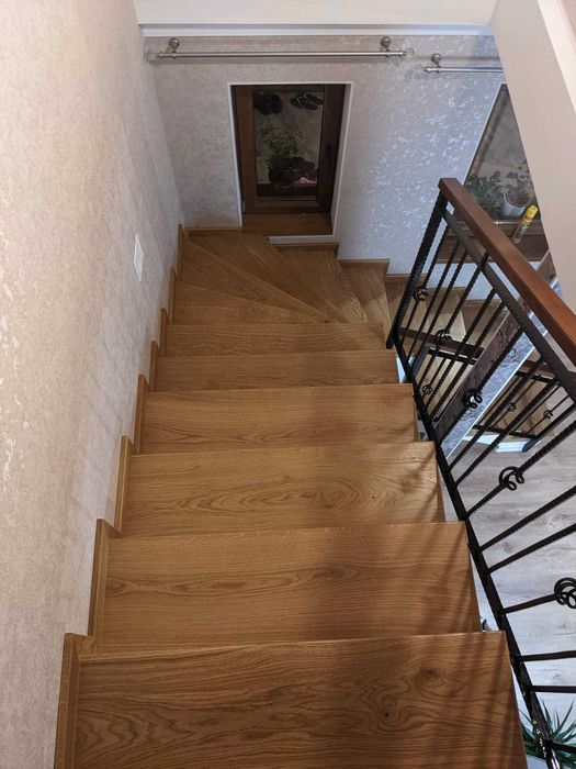 Scari din lemn masiv