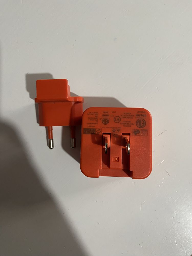 JbL power адаптер