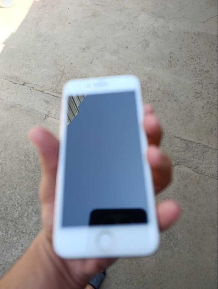 Iphone 8 sotilad