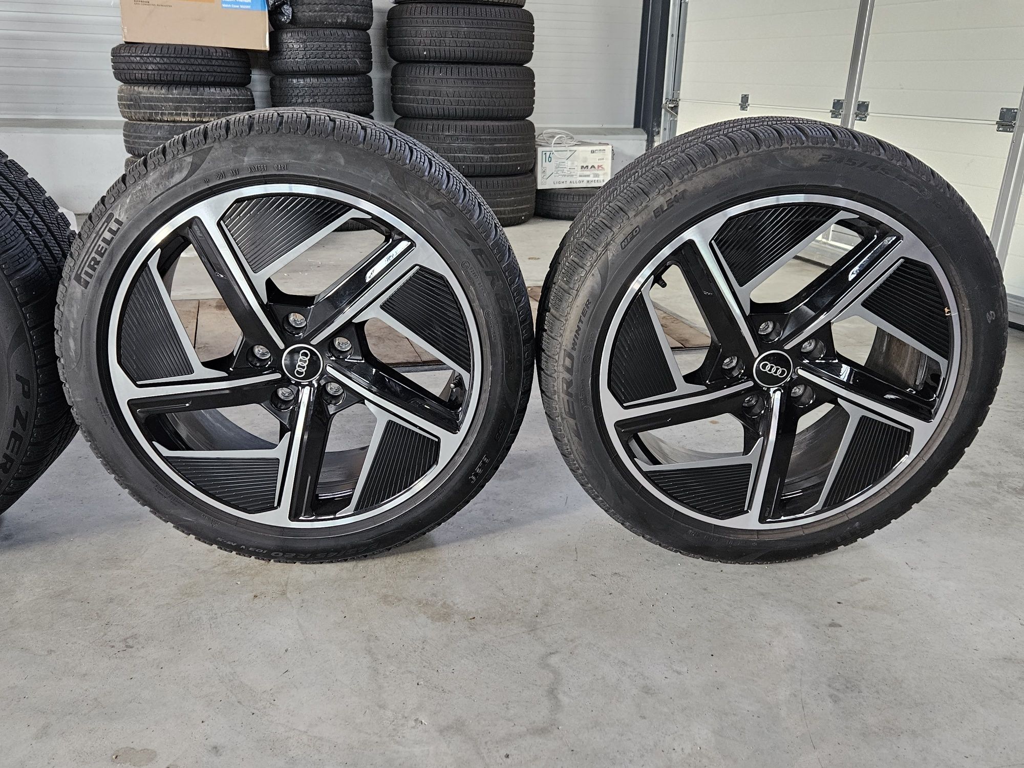 Roti cu amvelope Pirelli de Audi 245/45/20 si 285/40/20