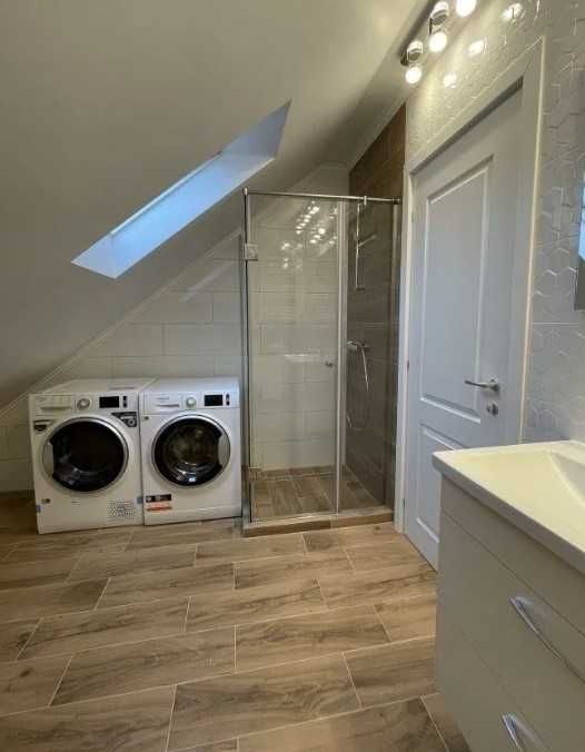 Дава се под наем Четиристаен апартамент в Пловдив, Център - 98 кв.м за 204 € - Снимка #2