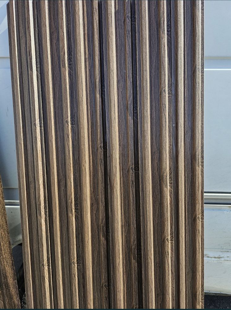 Tabla cutata colorata nouă
